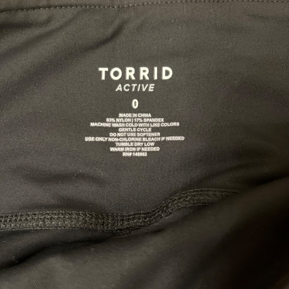 Torrid Performance Capri - Picture 3 of 3